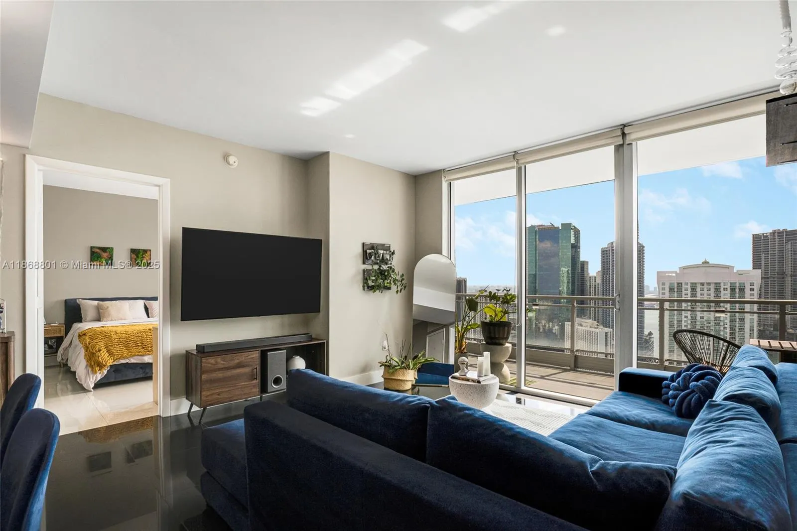 92 SW 3rd St # 4312, Miami FL 33130