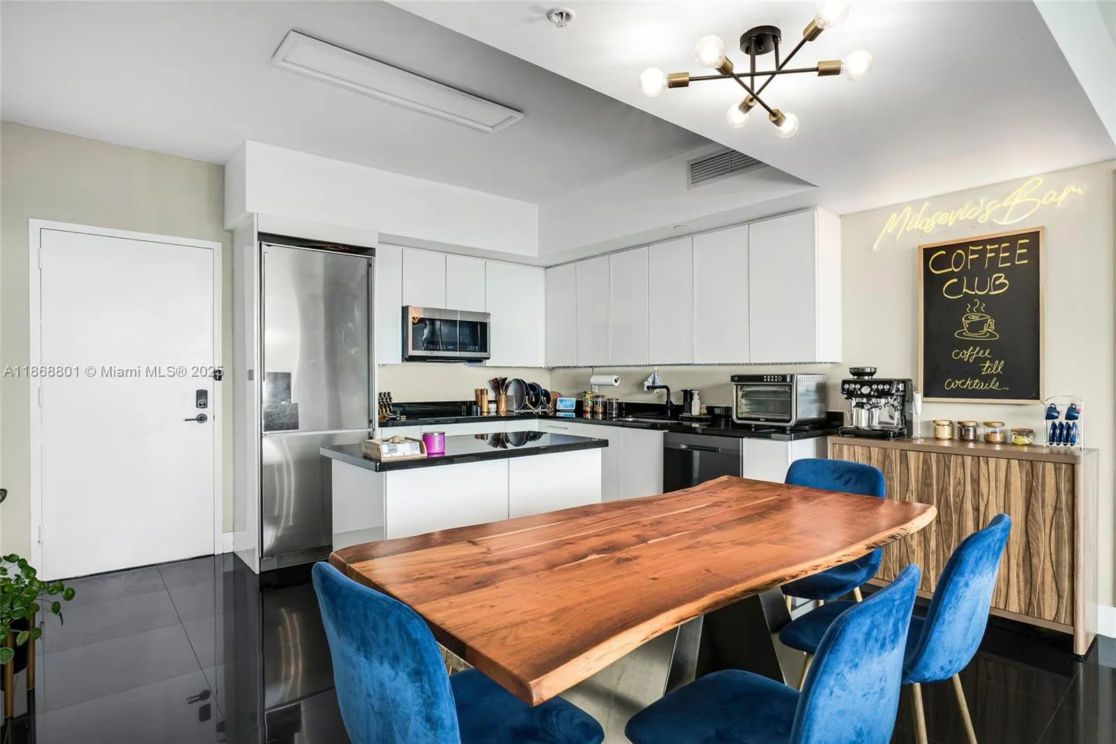 92 SW 3rd St # 4312, Miami FL 33130