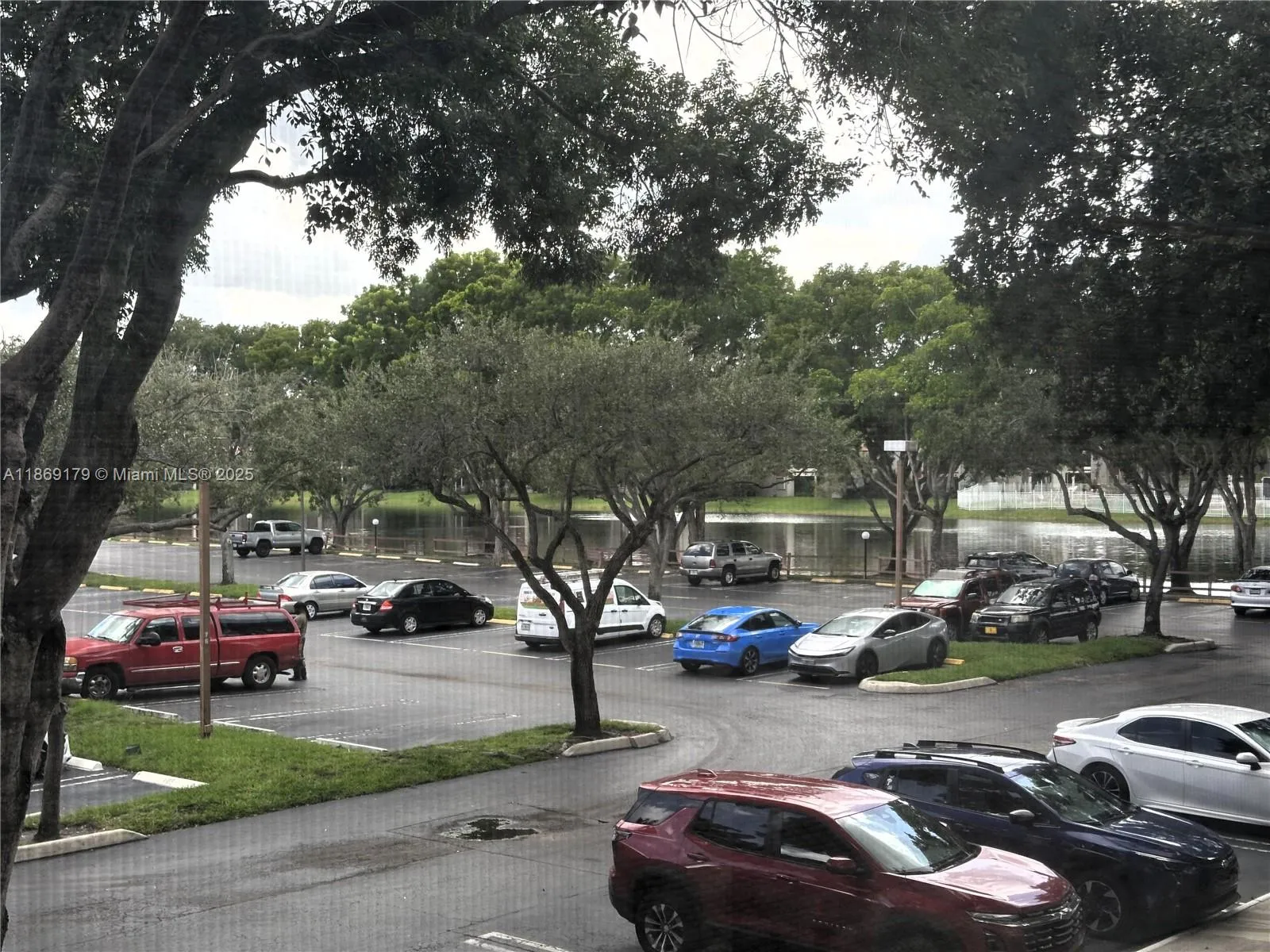 1100 Colony Point Cir # 215, Pembroke Pines FL 33026