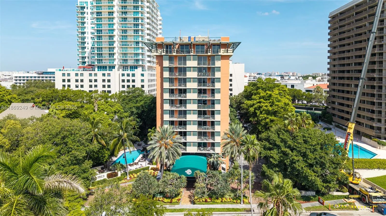 1 bedroom 1 bath for sale at 2951 S Bayshore Dr # 917, Miami FL 33133