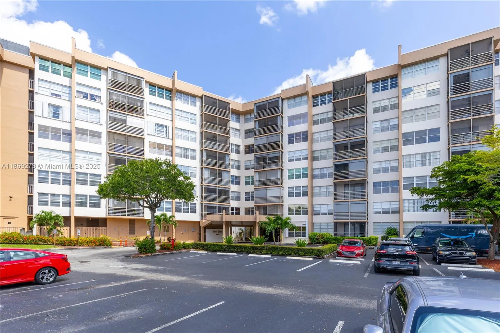 2 bedroom 2 bath for sale at 1000 Saint Charles Pl # 319, Pembroke Pines FL 33026