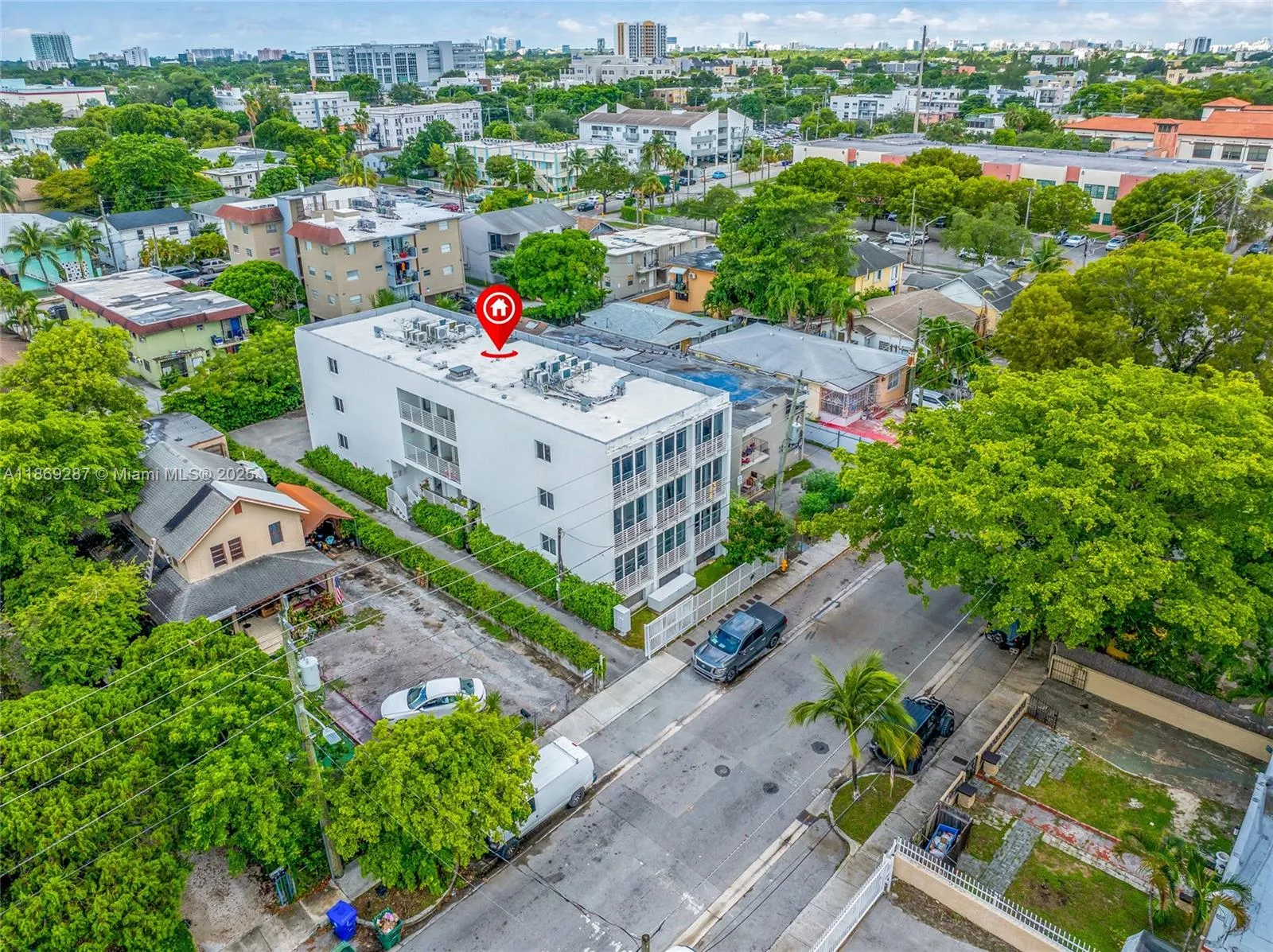 for sale at 542 SW 3rd St, Miami FL 33130