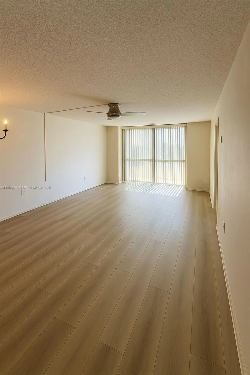 8020 N Sunrise Lakes Dr # 112, Sunrise FL 33322