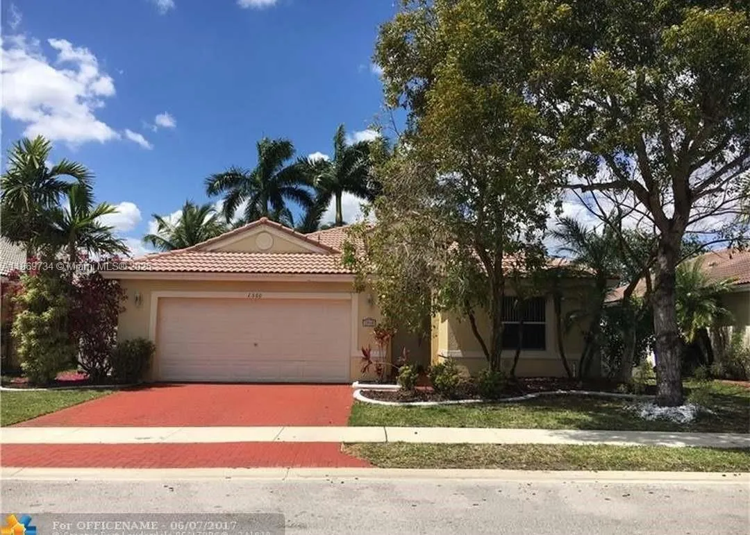 4 bedroom 3 bath for sale at 1560 SW 193rd Ter, Pembroke Pines FL 33029