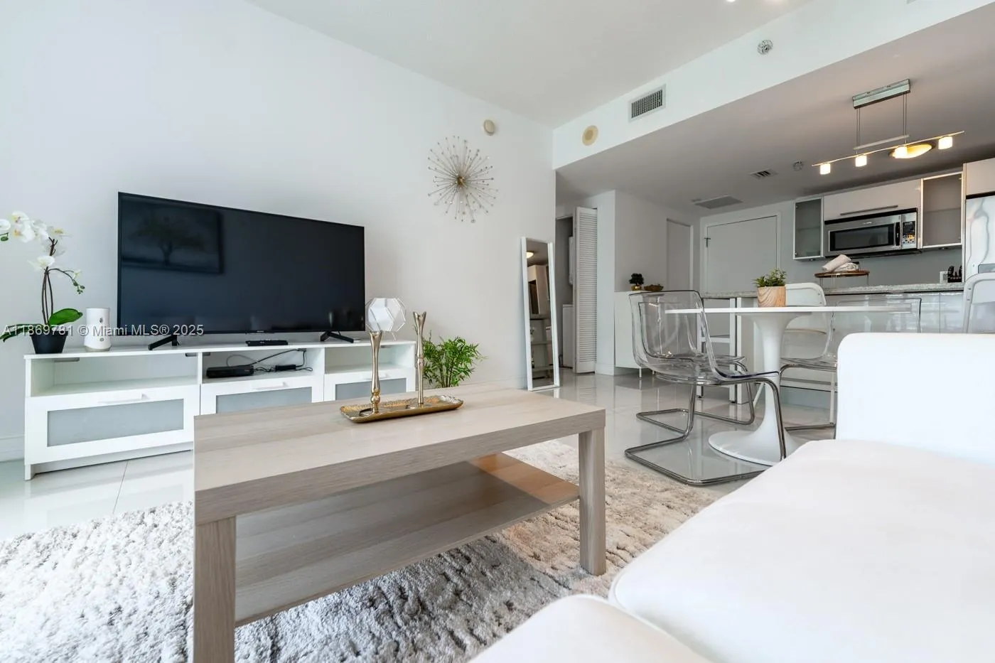 185 SW 7th St # 2808, Miami FL 33130