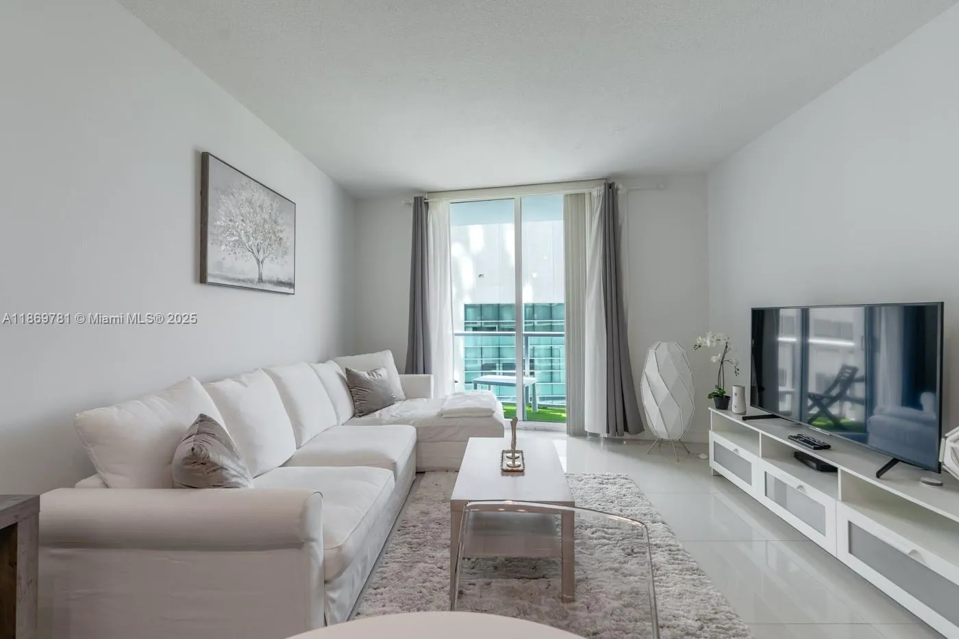 185 SW 7th St # 2808, Miami FL 33130