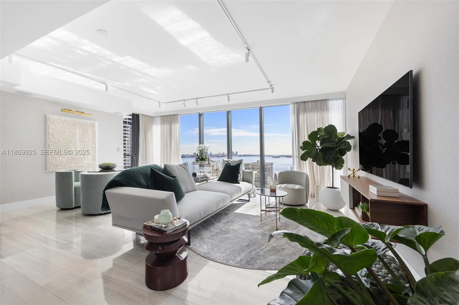 2 bedroom 2 bath for sale at 1451 Brickell Ave # 1901, Miami FL 33131