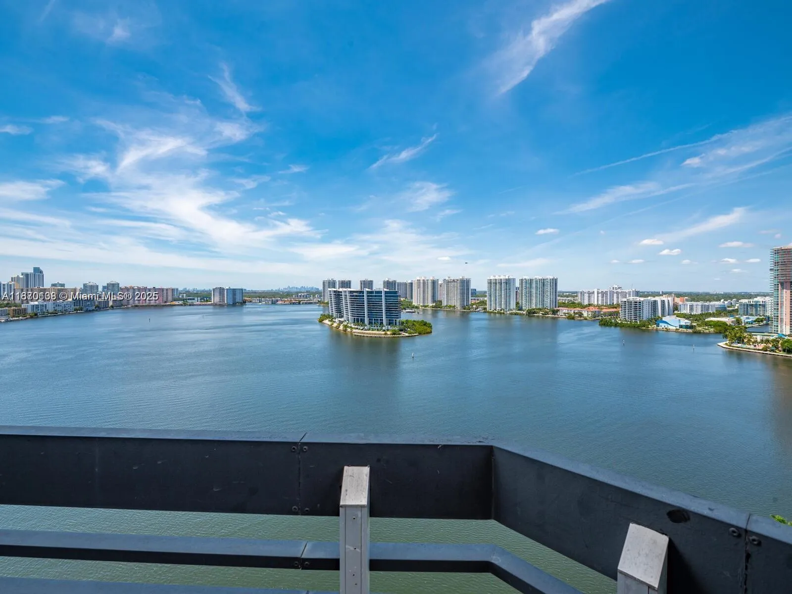 3 bedroom 3 bath for sale at 19101 NE 36th Ct # 2501, Aventura FL 33180