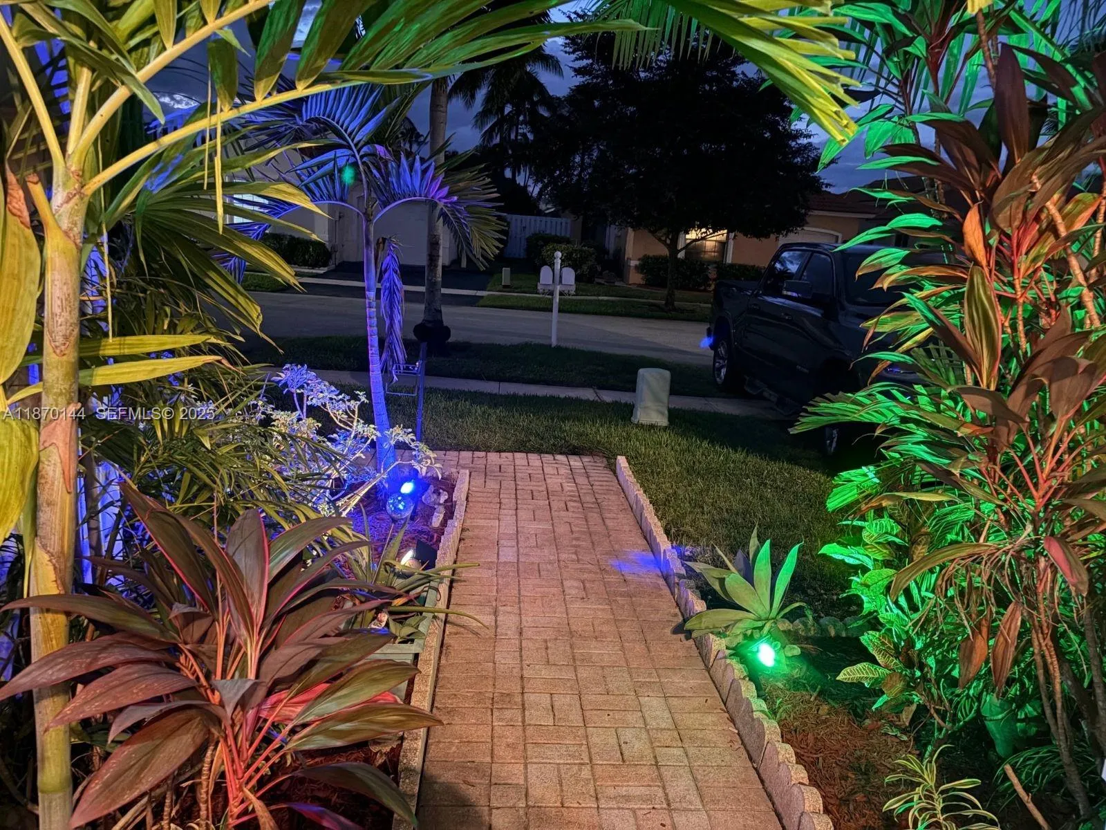 965 SW 180th Ter, Pembroke Pines FL 33029