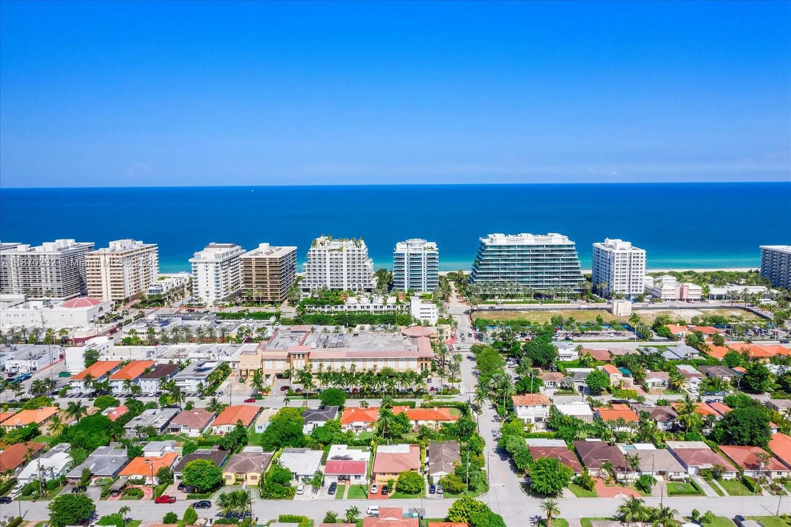 6 bedroom 4 bath for sale at 9424 - 9432 Carlyle Ave, Surfside FL 33154