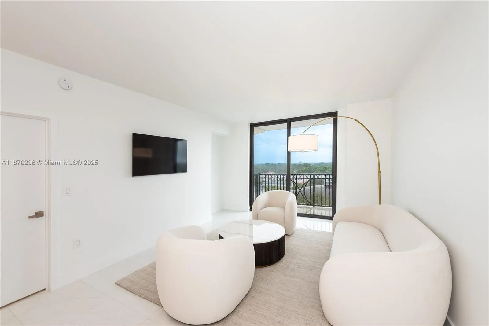 2 bedroom 2 bath for sale at 301 Altara Ave # 619, Coral Gables FL 33146