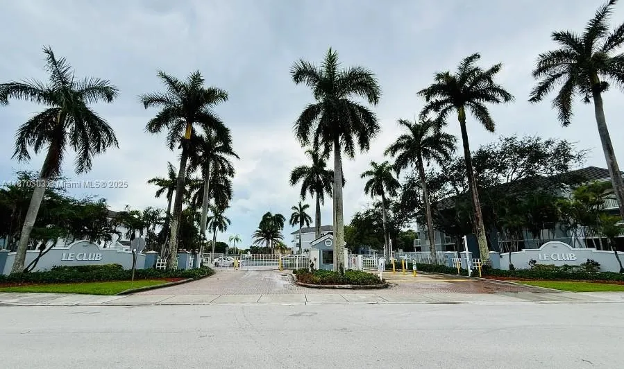 1 bedroom 1 bath for sale at 8660 SW 212th St # 108, Cutler Bay FL 33189