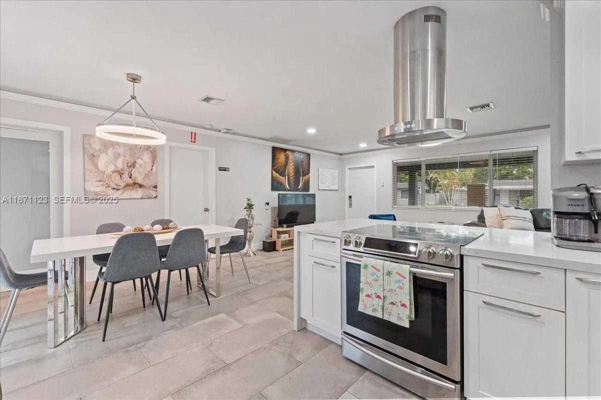 500 NW 30th St, Wilton Manors FL 33311