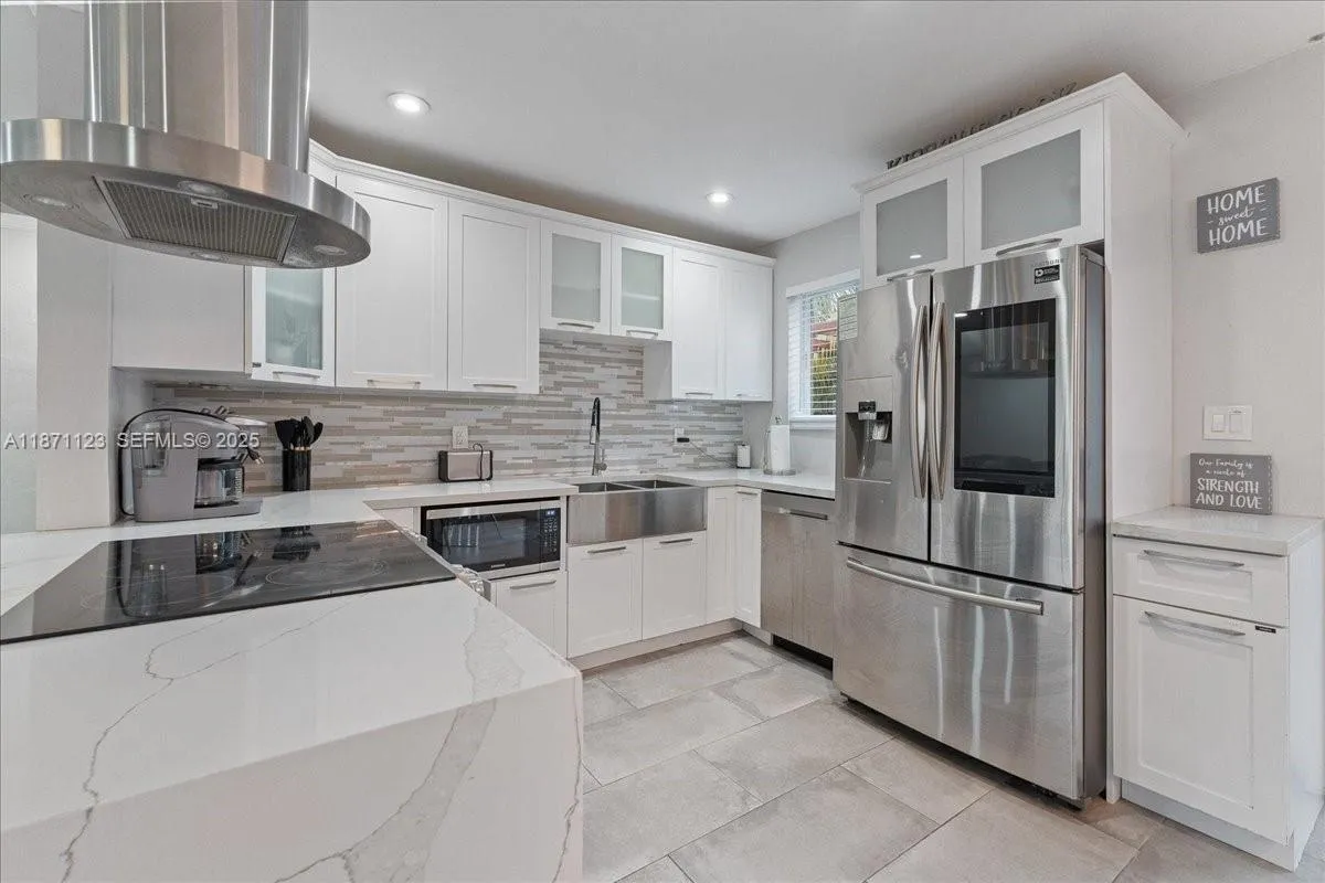 500 NW 30th St, Wilton Manors FL 33311