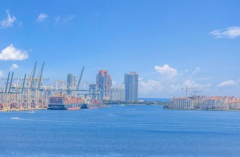 1331 Brickell Bay Dr # 1602, Miami FL 33131