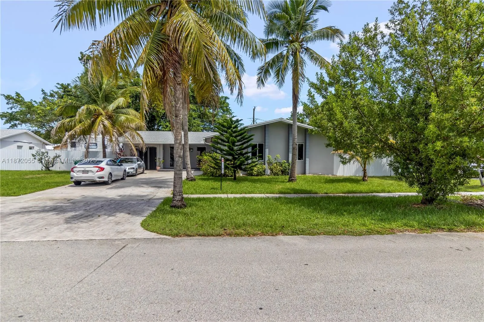 10615 SW 200th St, Cutler Bay FL 33157