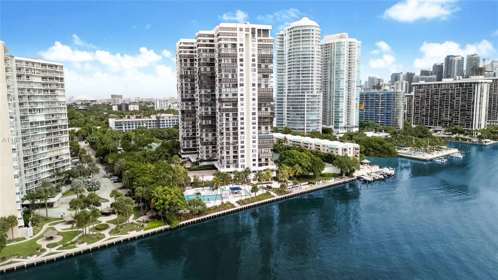 2 bedroom 2 bath for sale at 2333 Brickell Ave # 1406, Miami FL 33129