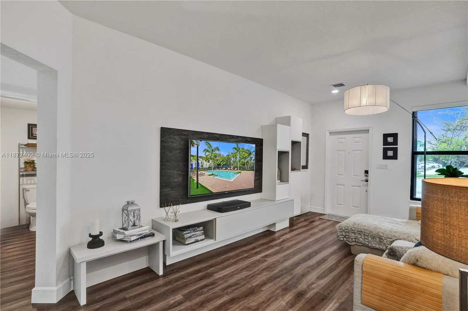 136 SW 185th Way, Pembroke Pines FL 33029