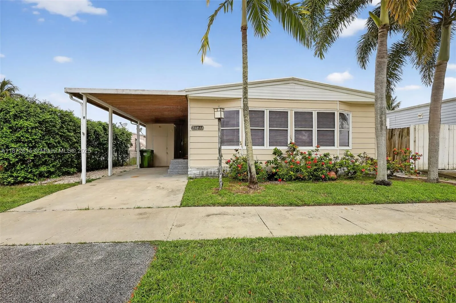 2 bedroom 3 bath for sale at 21831 S Heritage Cir, Pembroke Pines FL 33029