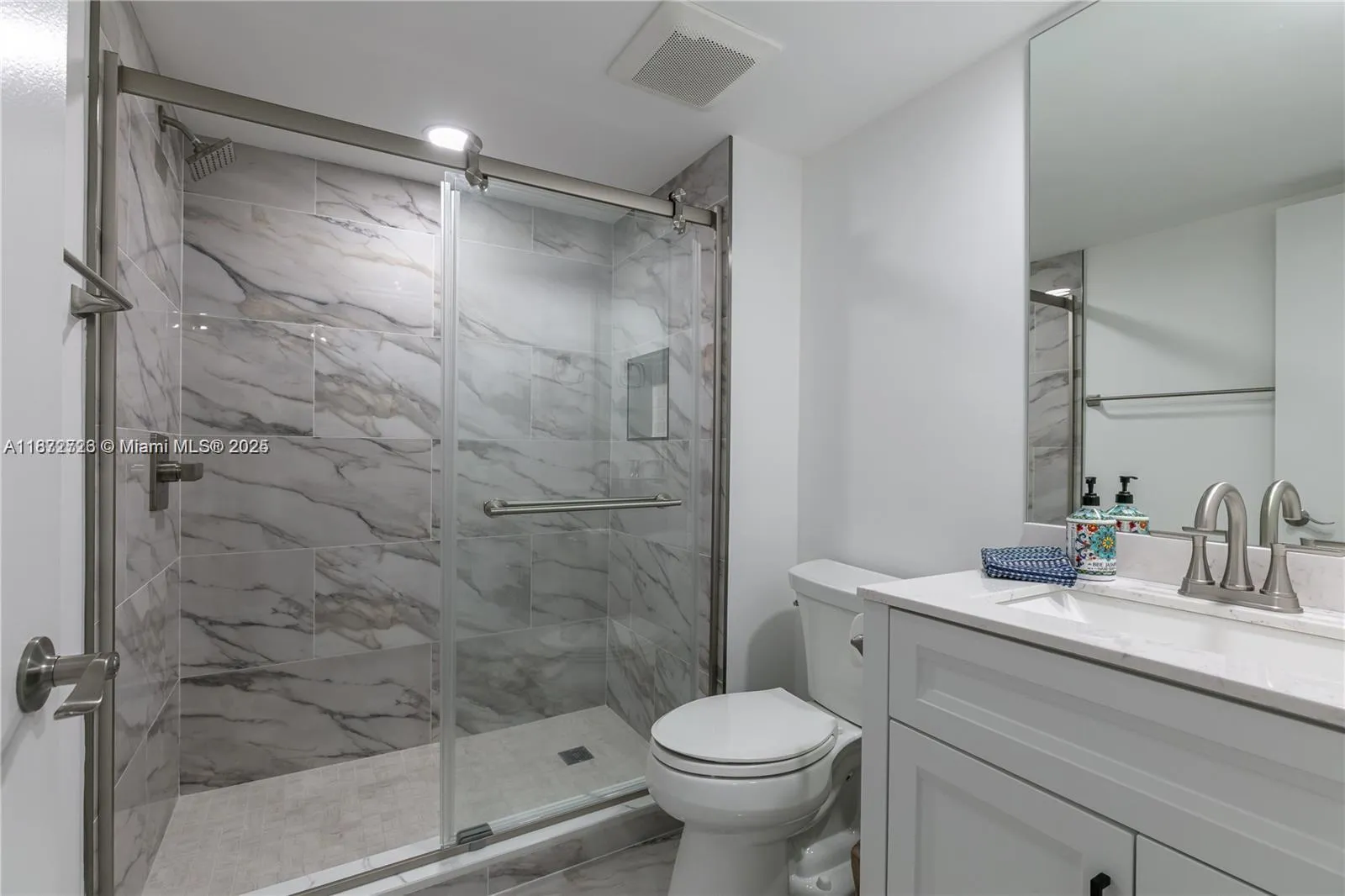 2 bedroom 2 bath for sale at 4550 NW 18th Ave # 709, Deerfield Beach FL 33064