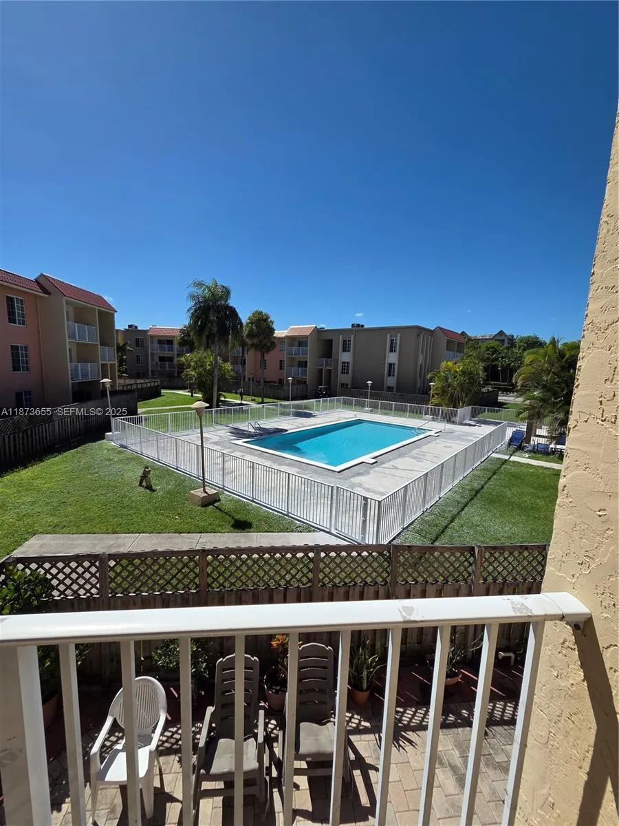 5231 Geneva Way # 205, Doral FL 33166