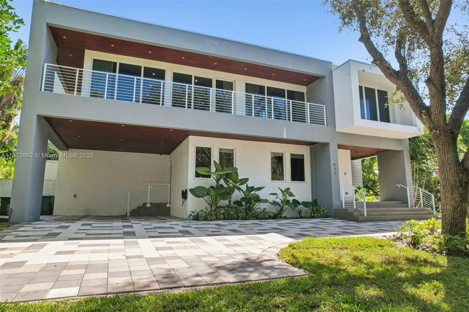 7 bedroom 7 bath for sale at 425 Harbor Dr, Key Biscayne FL 33149