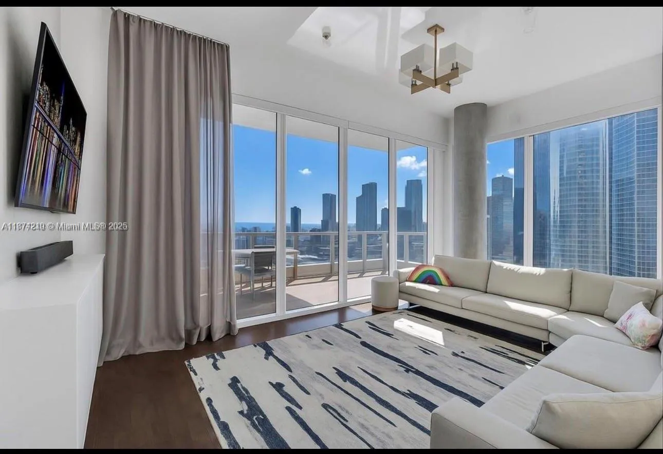 900 Brickell Key Blvd # 2904, Miami FL 33131
