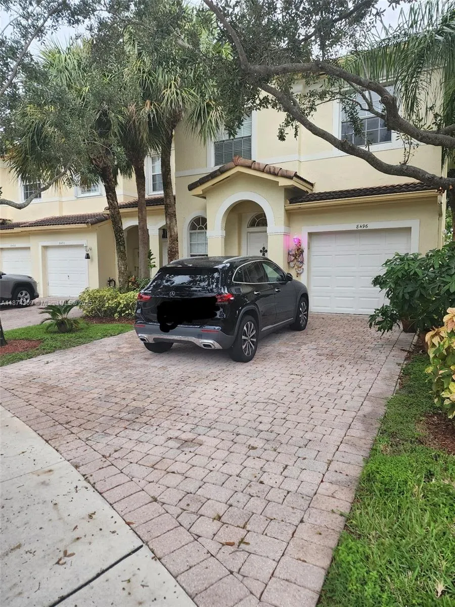 4 bedroom 3 bath for sale at 8496 SW 29th St # 104, Miramar FL 33025