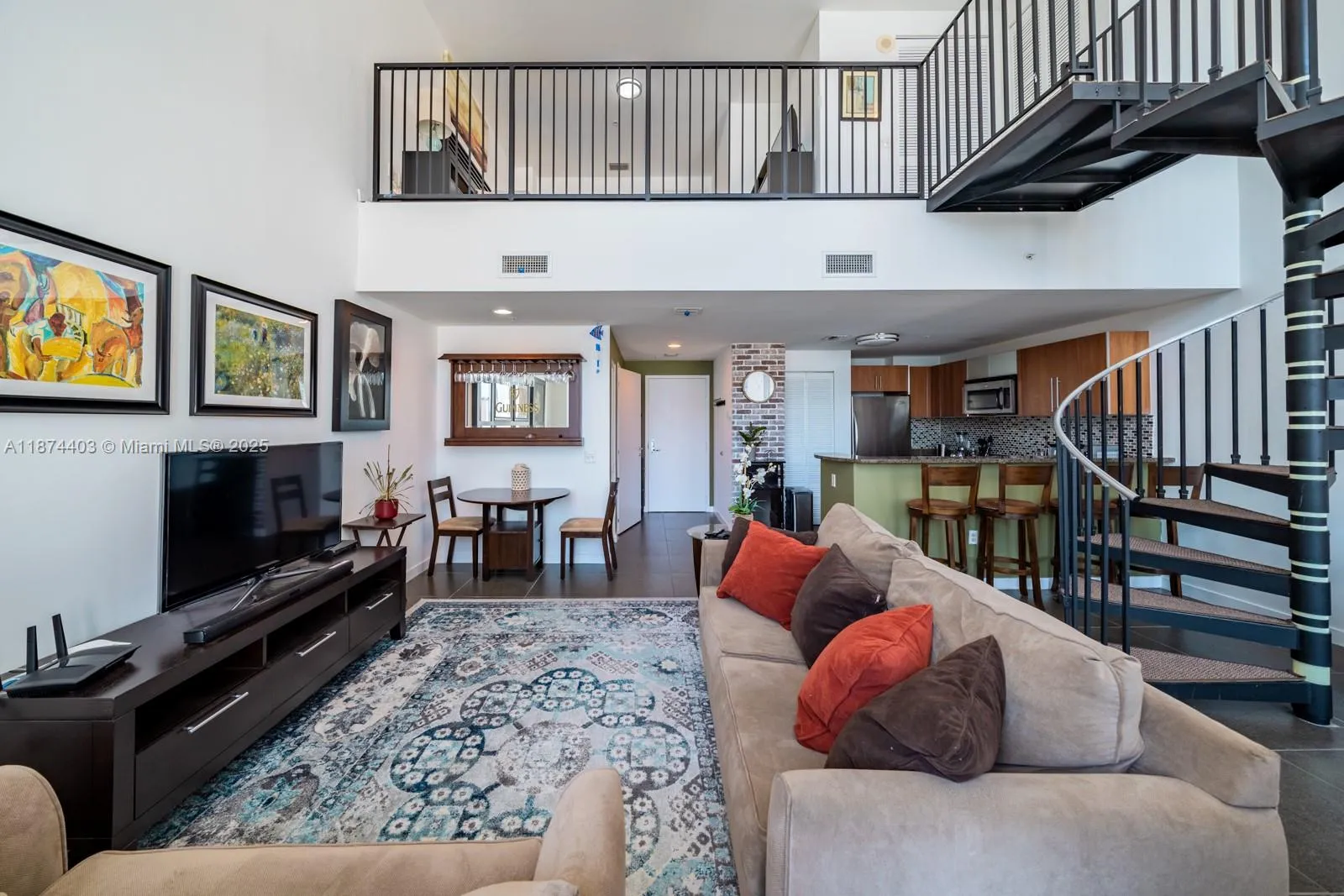 300 S Biscayne Blvd # 1022, Miami FL 33131