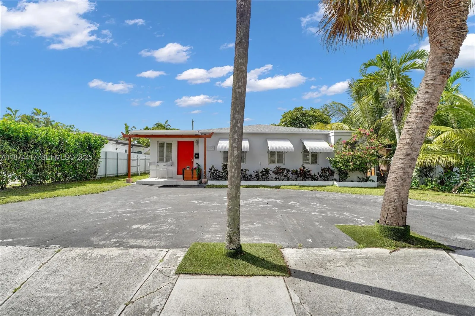 1260 NE 135th St, North Miami FL 33161