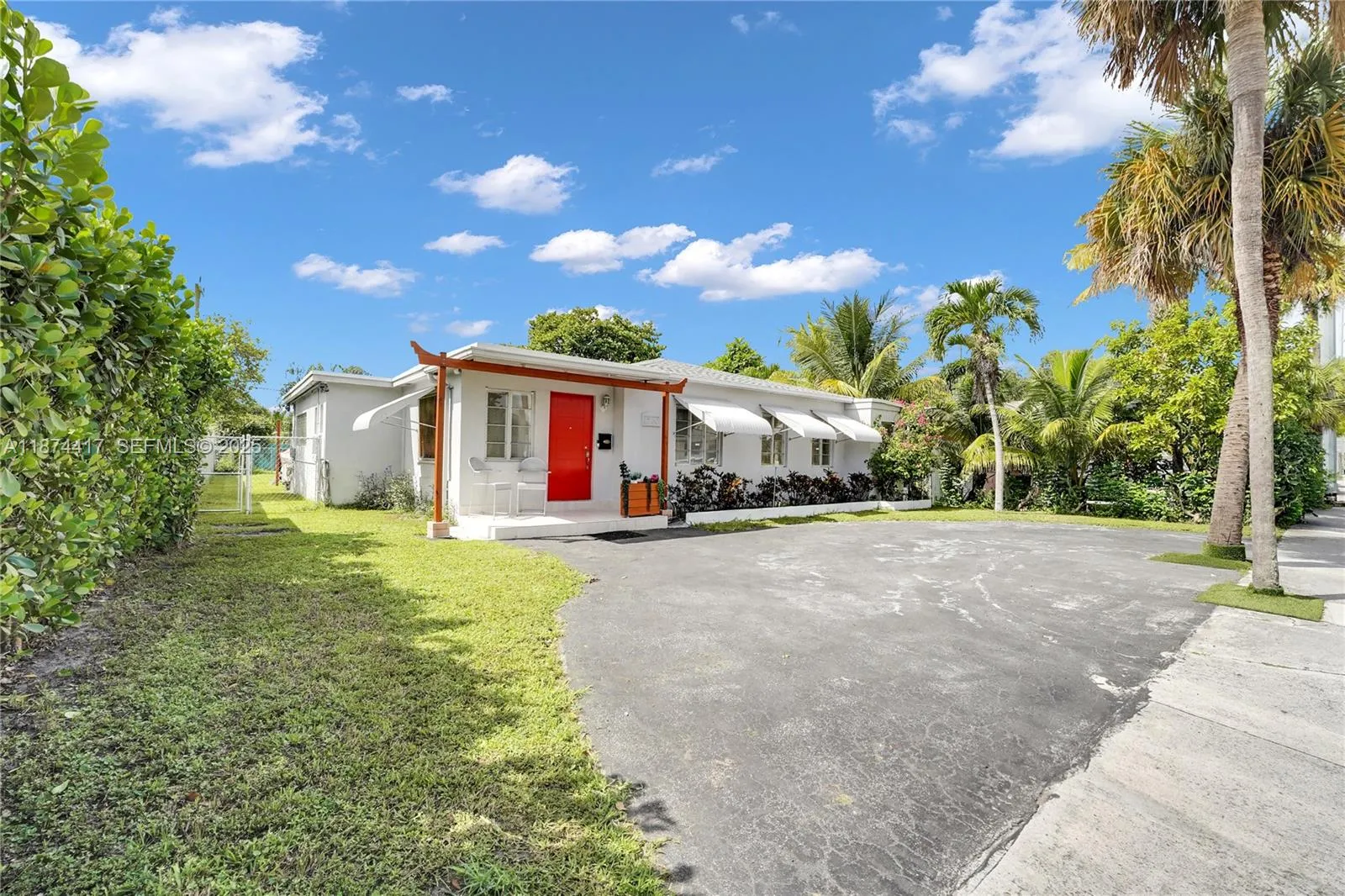 1260 NE 135th St, North Miami FL 33161