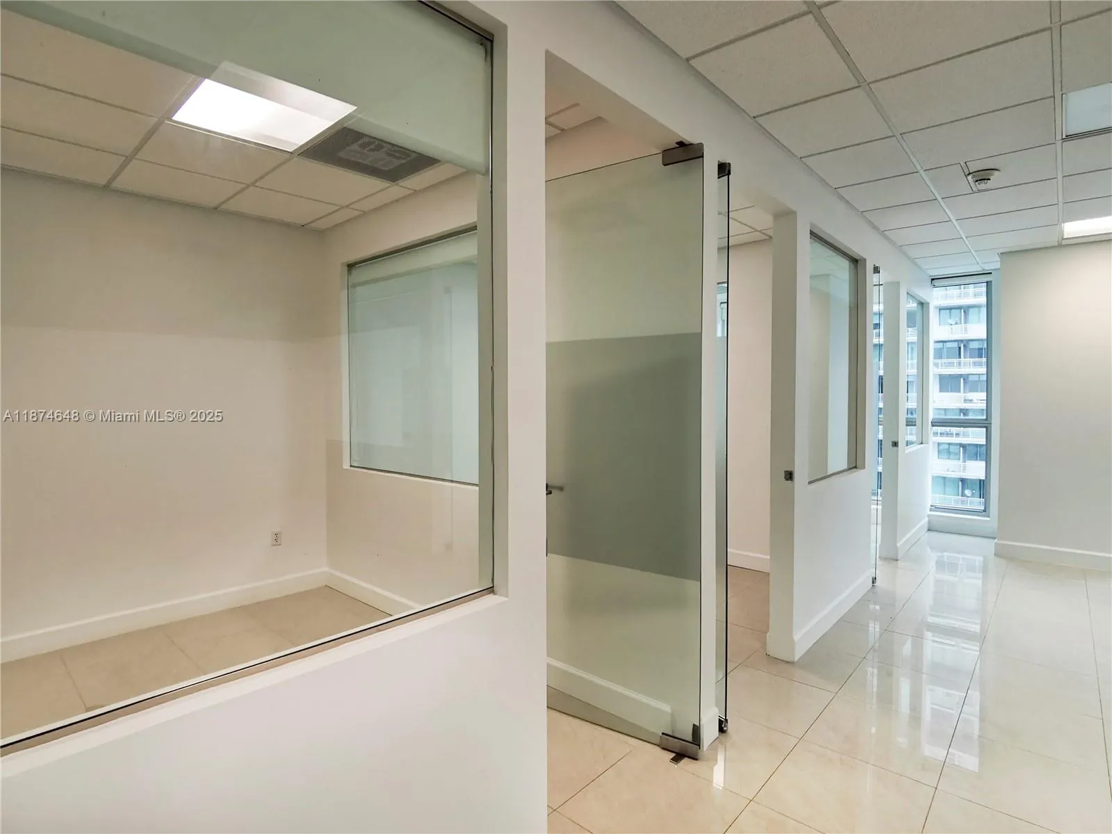 175 SW 7th St # 2003, Miami FL 33130