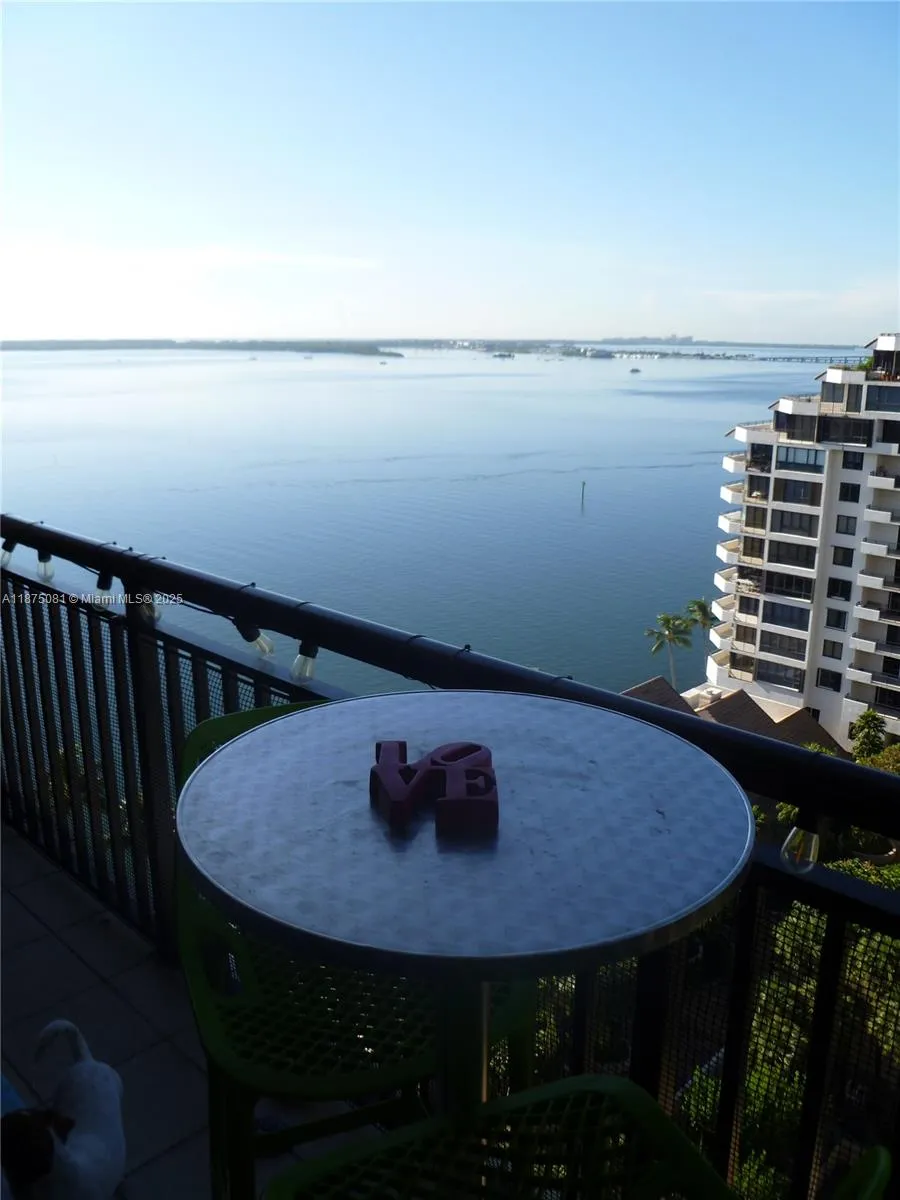 2 bedroom 2 bath for sale at 540 Brickell Key Dr # 1719, Miami FL 33131