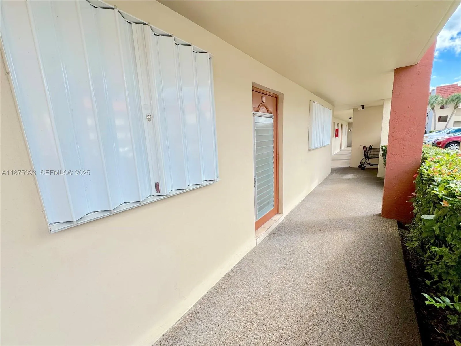 2871 E Sunrise Lakes Dr # 104, Sunrise FL 33322