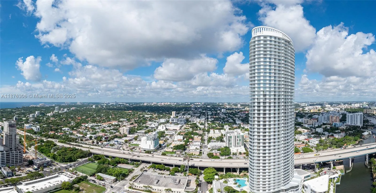 185 SW 7th St # 4201, Miami FL 33130