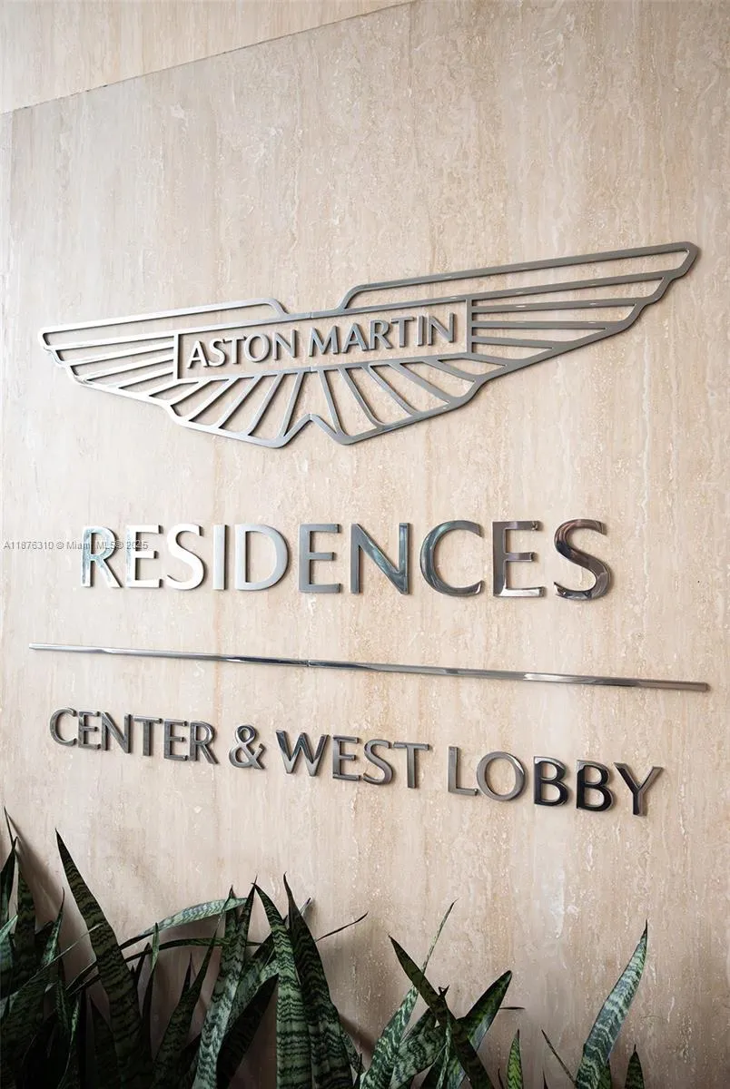 300 Biscayne Blvd Way # 2809, Miami FL 33131