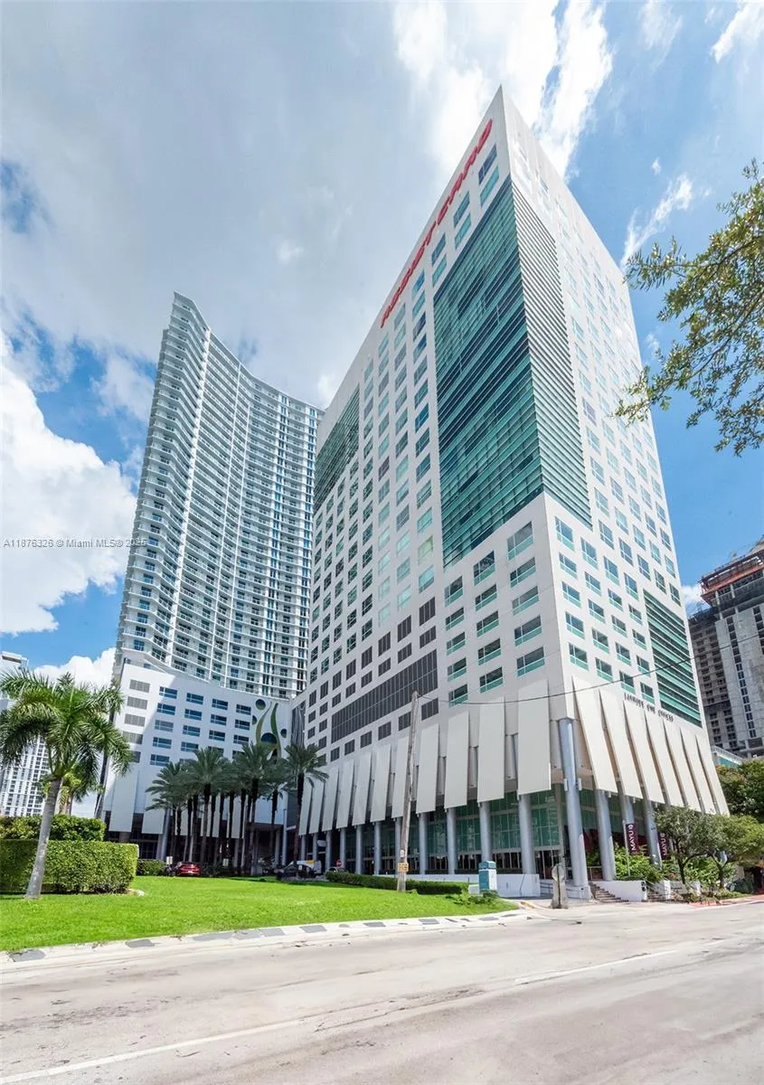 185 SW 7th St # 3502, Miami FL 33130