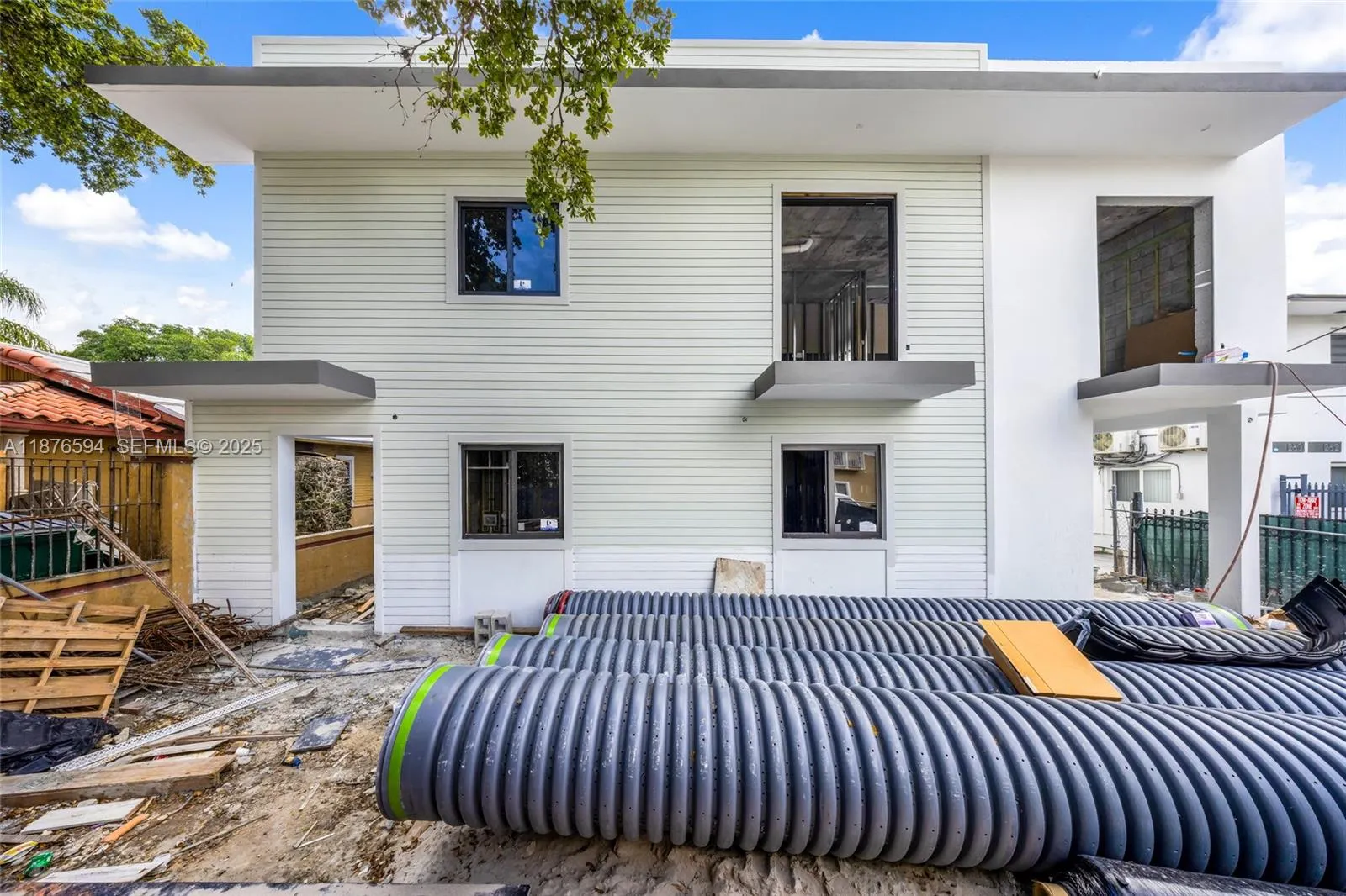 1254 SW 2nd St, Miami FL 33135