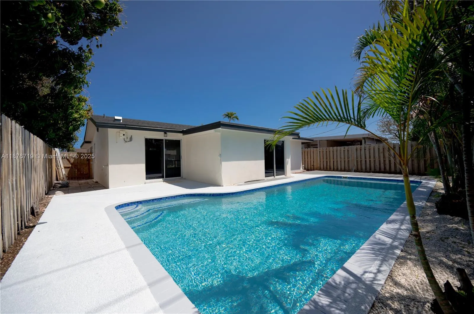 3751 NE 17th Ave, Pompano Beach FL 33064