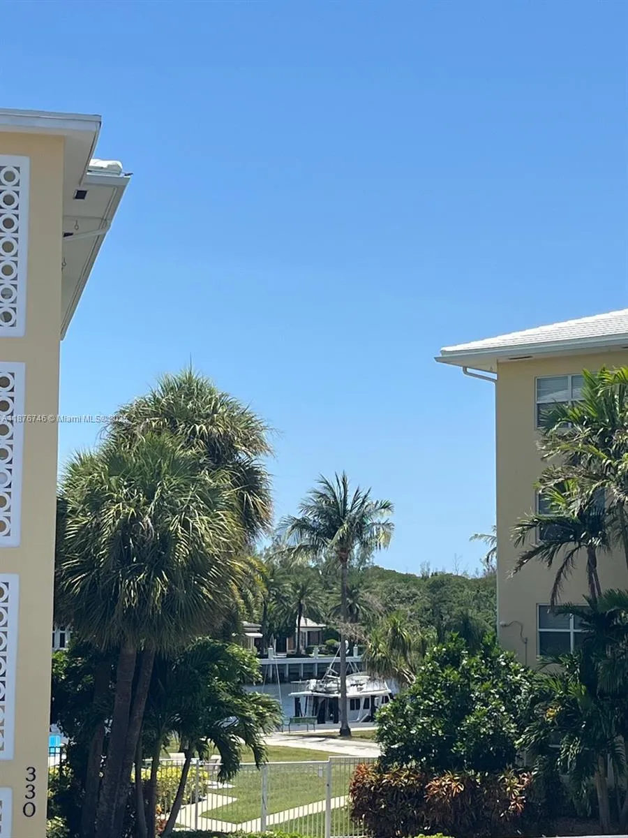 2 bedroom 2 bath for sale at 322 N Federal Hwy # 233, Deerfield Beach FL 33441