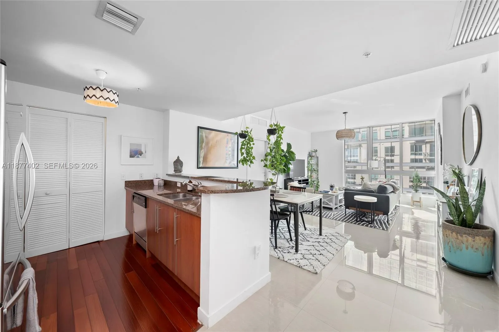 2 bedroom 2 bath for sale at 300 S Biscayne Blvd # 3604, Miami FL 33131