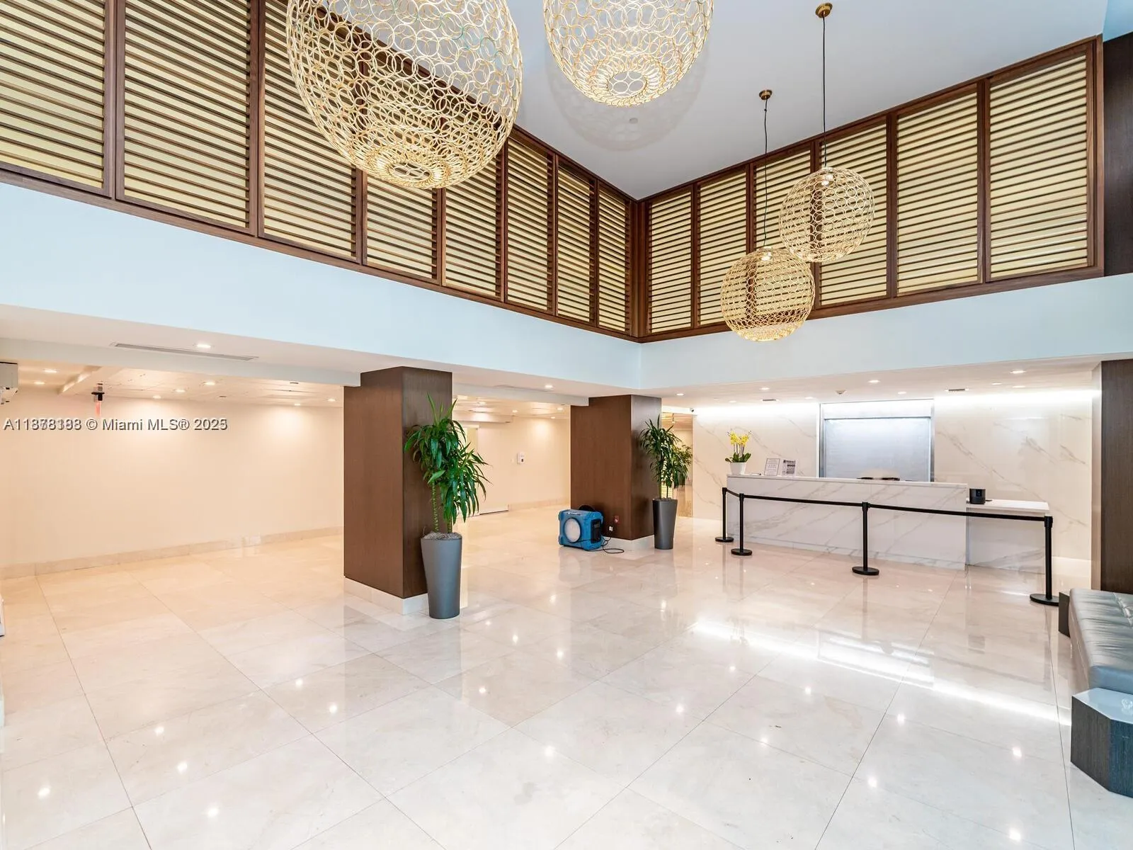 540 Brickell Key Dr # 811, Miami FL 33131