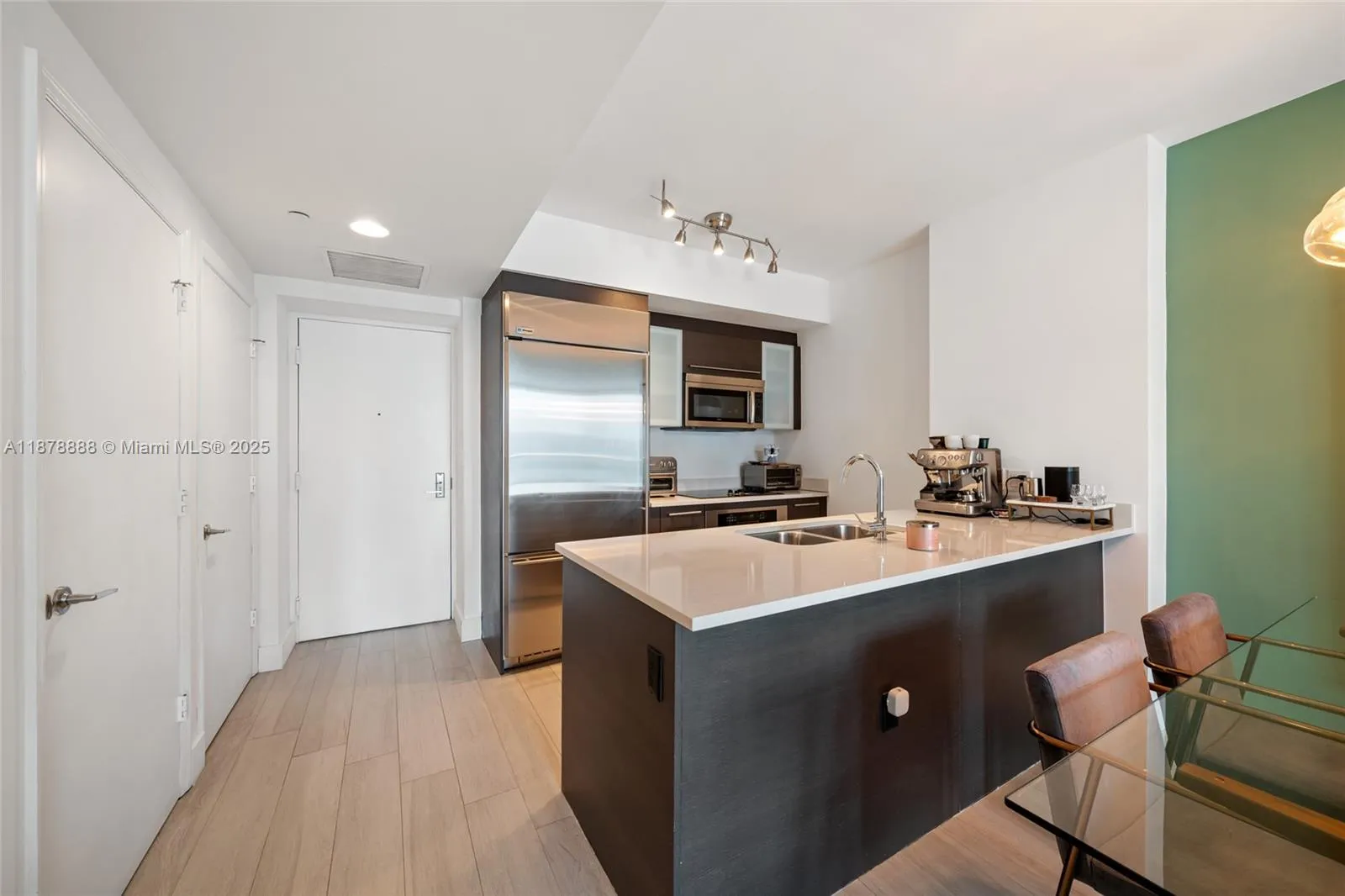 55 SE 6th St # 1908, Miami FL 33131