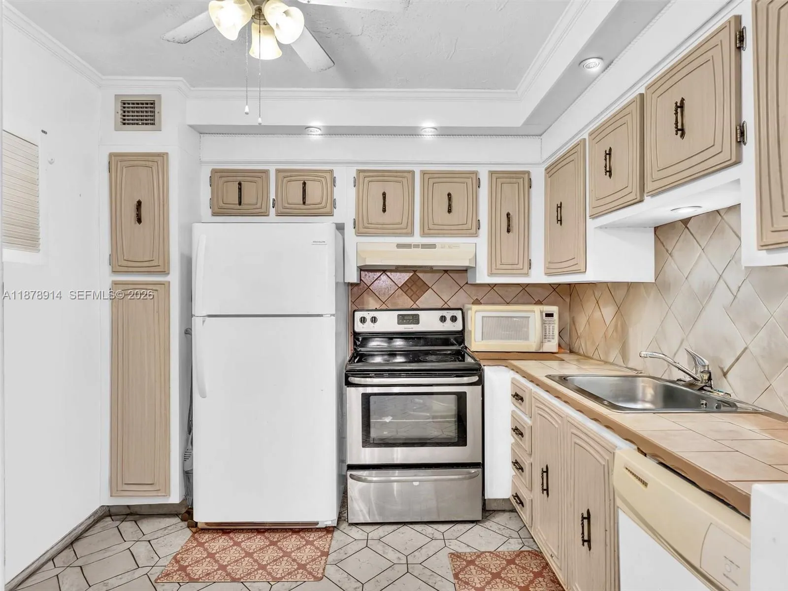 2841 Somerset Dr # 105, Lauderdale Lakes FL 33311