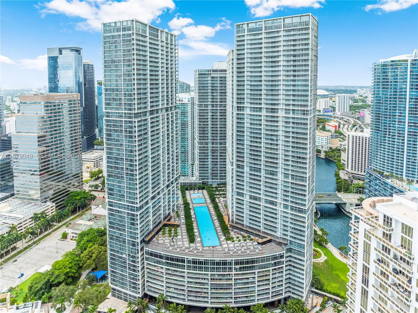 3 bedroom 2 bath for sale at 465 Brickell Ave # 4801, Miami FL 33131