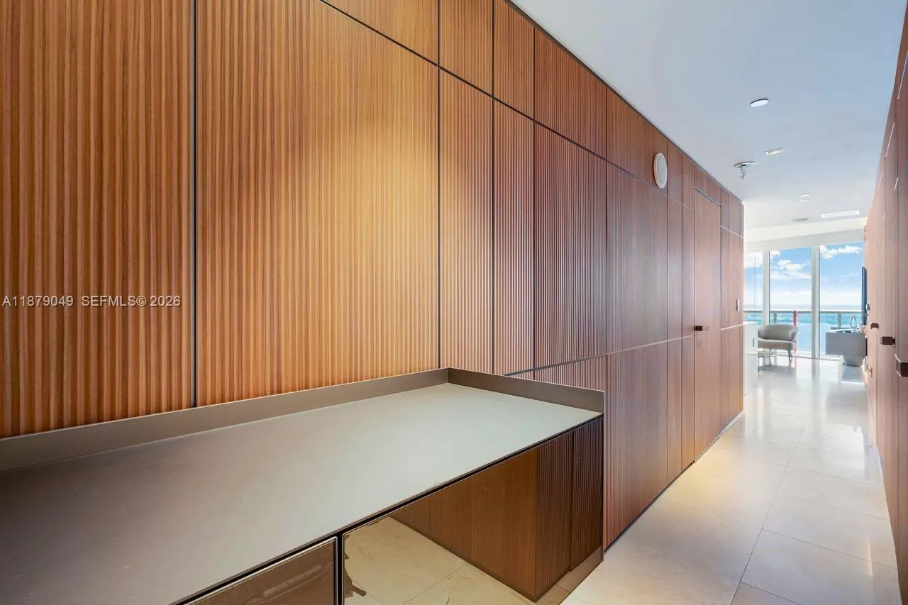 465 Brickell Ave # 4801, Miami FL 33131