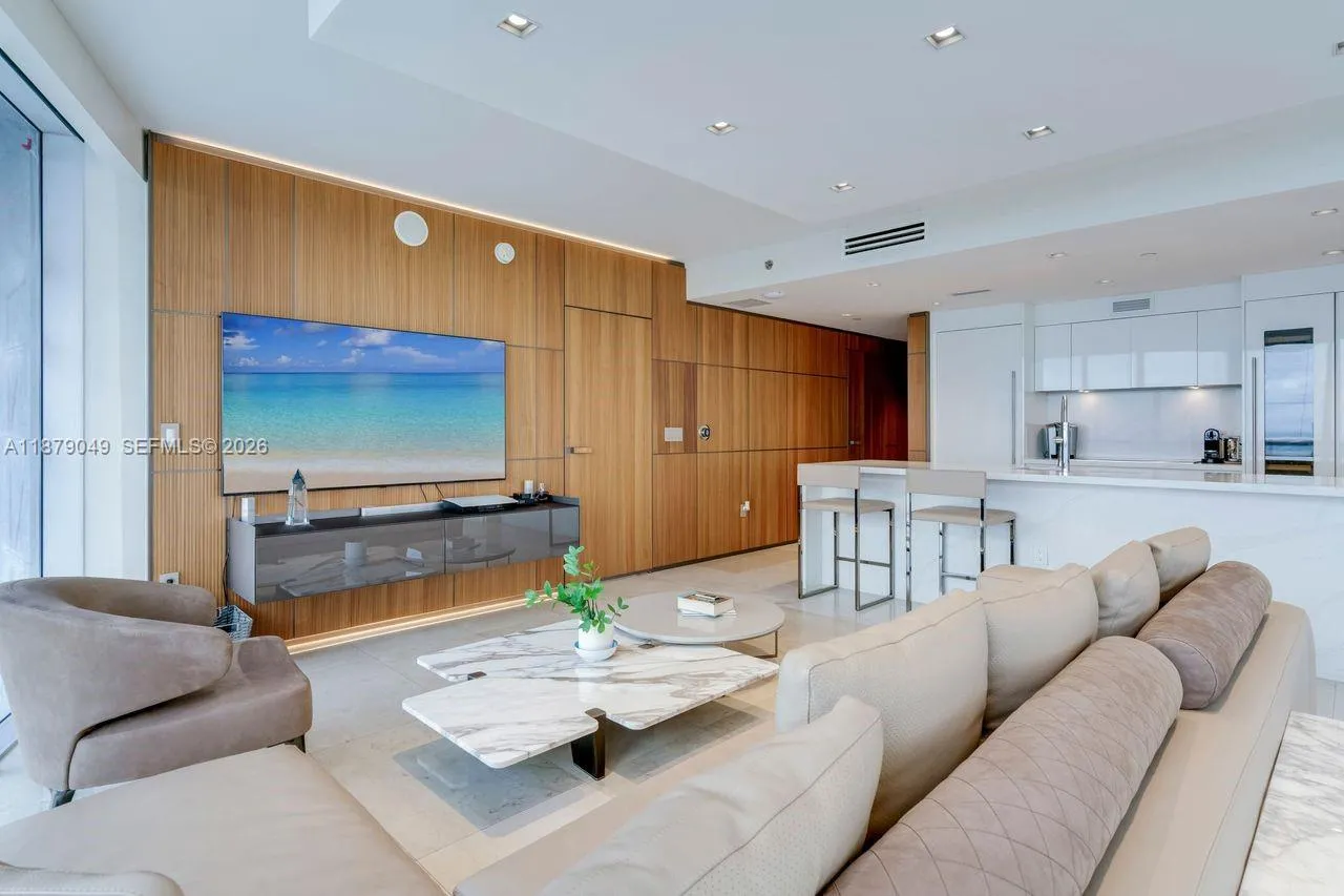 465 Brickell Ave # 4801, Miami FL 33131