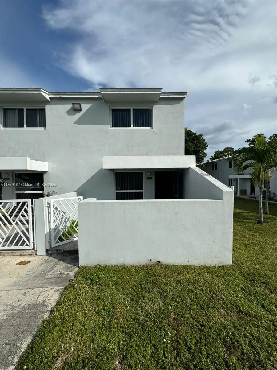 2 bedroom 1 bath for sale at 483 NW 19th St # 362, Miami FL 33136