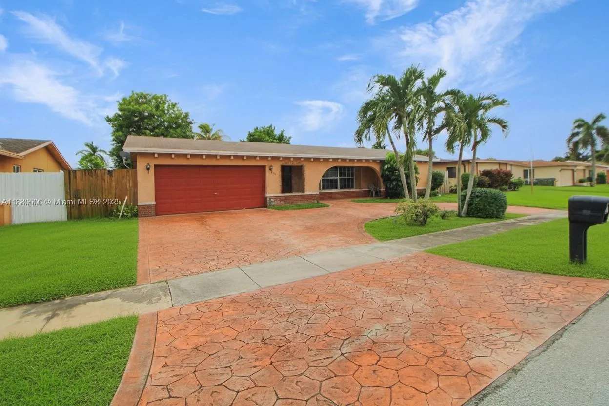 8930 NW 11th St, Pembroke Pines FL 33024