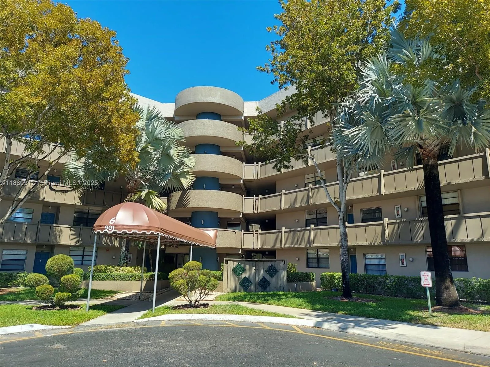 901 Colony Point Cir # 304, Pembroke Pines FL 33026